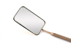 Espejo Cosmético Cuadrado de Bronce con Aumento 3X, Marco Metálico, Espejo de Maquillaje de Escritorio, Acabado de una Sola Cara - Product Image 3