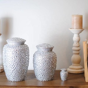 Urne funéraire pour cendres humaines, ornée de diamants, faite à la main, avec cristaux incrustés, tailles grande et moyenne, avec sac en velours offert - Product Image 1