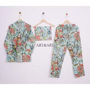 Ensemble de pyjama 100 % coton fait main et imprimé au bloc pour femme, avec fermeture boutonnée, col rabattu, poches et sac assorti, doux et respirant - Product Image 4