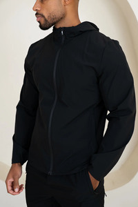 Veste de sport coupe-vent légère et écologique pour homme, coupe classique, noire unie, avec fermeture éclair intégrale et poches latérales - Product Image 3