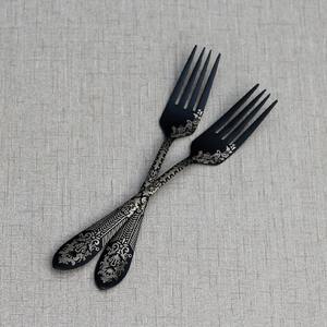 Juego de Cubiertos de Acero Inoxidable de 29 Piezas con Acabado con Recubrimiento en Polvo y Diseño Grabado Elegante, Apto para Lavavajillas - Product Image 2