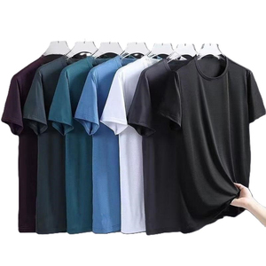 T-shirts d'été personnalisés avec logo OEM, coupe ample, polyester, style tendance de luxe, livraison rapide, grandes tailles, t-shirt décontracté à col contrastant pour hommes - Product Image 1
