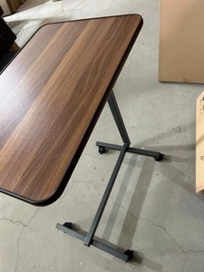 Mesa Rectangular Ajustable para Cama de Hospital y Cuidado en el Hogar de MAHESH FABRICATORS - Product Image 3