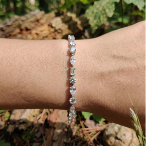 Bracelet Tennis en Or Massif 18K avec Diamants de Laboratoire Mixtes (Émeraude, Poire, Rond, Marquise, DEF, VVS, VS) de 6,5 pouces - Product Image 2