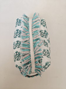 Elegante y Moderno Estuche Cosmético de Algodón con Volantes y Diseño Floral Ecológico, Hecho a Mano, Organizador para Maquillaje, Joyas, Lápiz Labial y Loción - Product Image 2