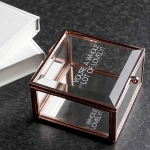 Boîte de rangement et organisateur de bijoux et cosmétiques en verre biseauté avec cadre en métal rose doré, vente en gros - Product Image 3