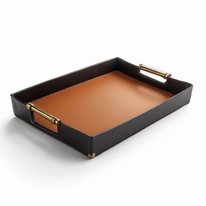 Plateau de rangement en cuir contemporain, conçu pour organiser les essentiels quotidiens, avec un style minimaliste et une finition élégante. - Product Image 1