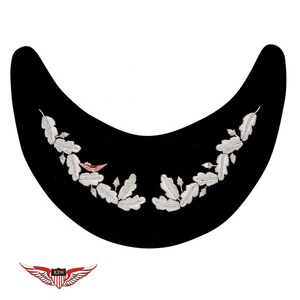 Visière en Mylar brodée à la main avec feuille de chêne argentée KEW pour uniformes de parade et accessoires de cérémonie – Visières en Mylar - Product Image 1