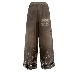 Chándal con estampado gráfico gótico personalizado, de algodón 100% de alto gramaje, con lavado vintage y pantalones acampanados con pedrería, para venta al por mayor - Product Image 5