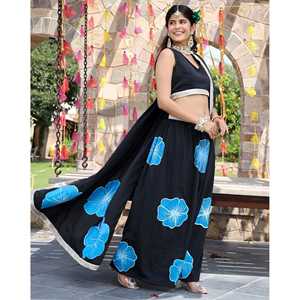 Sari en satin de soie noir peint à la main pour femmes ASIN avec pantalon pour les mariages - Product Image 5