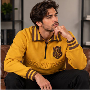 เสื้อสเวตเชิ้ตผู้ชายแบบสั่งทำพิเศษ สีมัสตาร์ด คอซิป ¼  พร้อมลายตัวอักษรกรีกแบบนูน  ตกแต่งด้วยแถบยางยืดลายทาง - Product Image 3