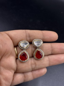ต่างหูเงินแท้ชุบทองคำขาวประดับเพชรจาก Amaira Jewels สำหรับงานปาร์ตี้ของผู้หญิง งานฝีมือสวยงามจากราชสถาน - Product Image 1