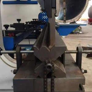 Presse plieuse hydraulique CNC pour tôles d'aluminium et d'acier - Product Image 1