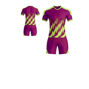 Ensemble de maillots de football unisexe en polyester respirant à séchage rapide, 100 % polyester, service OEM, uniforme de football personnalisé pour équipe - Product Image 2