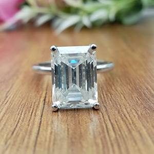 Anillo de Compromiso y Boda D'VINS JEWELS con Forma de Esmeralda, Corte Brillante, Color D, Plateado en Oro Blanco, Certificado - Product Image 1