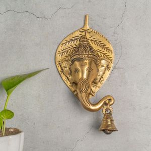 Fabriqué à la main Design moderne en laiton Ganesha visage Sculpture Statue Premium décor à la maison mur idole pour cadeau spirituel religieux - Product Image 1