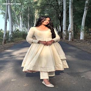 Robe de fête en organza tabby de qualité supérieure avec broderies et sequins, ensemble jupe et dupatta, exportateur de mode féminine - Product Image 1