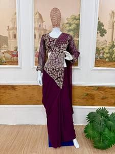 Conjunto indio-pakistaní rojo con blusa bordada de malla, dupatta de red y churidar, ideal para bodas y festivales. - Product Image 6
