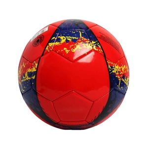 Ballon de football de haute qualité, conçu sur mesure, durable, à haute rétention d'air, impression sérigraphique, résistant à l'eau - Product Image 3