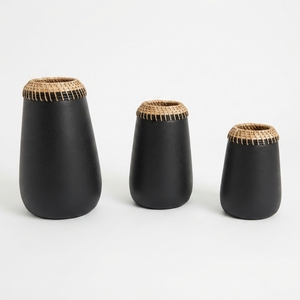Juego de Jarrones Decorativos Negros con Borde Tejido, Arte Moderno, Estilo Antiguo del Suroeste, Hechos a Mano con Mimbre, Ratán y Madera, Decoración para Montar en la Pared - Product Image 1