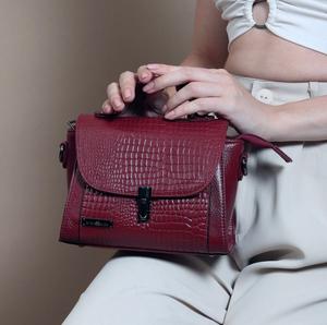 High Quality Genuine Leather Maroon Classic <b>Satchel</b> Durable Handmade Bag <b>for</b> <b>Men</b> and Women with 3L Capacity and Detachable Strap - Product Image 6