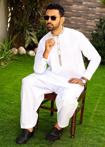 Shalwar Kameez ethnique pour homme de qualité supérieure, tissu respirant et confortable, tenue traditionnelle à manches longues - Product Image 4