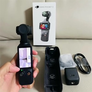 Graba películas cinematográficas en 4K/120fps con la cámara de acción Pocket 3 con sensor CMOS de 1 pulgada y pantalla horizontal-vertical. - Product Image 1