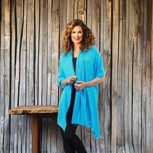 Bufanda de Invierno Ultrafina de Lujo para Mujer, Tejida a Mano, Verde, de Cachemira, Cómoda, Ligera, para Otoño y Primavera, Pashmina KMB de Nepal - Product Image 2
