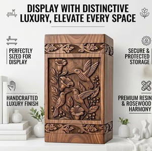 Urne funéraire artisanale en bois de rose pour crémation, motif colibri, sculptée en forme d'oiseau, pour jardin éternel, avec ailes célestes et motif floral. - Product Image 5