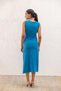 Robe midi bleue sans manches, col rond, coupe fourreau, en tricot de coton et élasthanne, pour usage quotidien décontracté, ourlet droit, couleur unie - Product Image 5