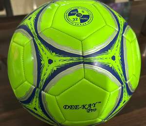 Balón de fútbol de PVC premium, tamaño oficial, duradero, impermeable, suave al tacto, cosido a máquina, para entrenamiento y partidos. - Product Image 4