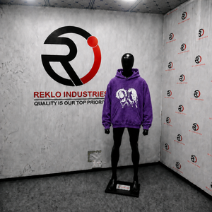 Sudadera con Capucha Oversize Morada con Estampado Gráfico, Estilo Urbano Vintage, con Diseño de Retrato Blanco, de Felpa de Algodón Pesado, en Oferta - Product Image 3
