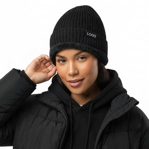 Bonnet d'hiver en tricot côtelé doublé en polaire sherpa, couleur noire unie, pour un usage décontracté, unisexe. - Product Image 2