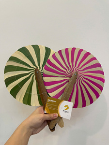 Ventilateurs traditionnels écologiques en bambou avec feuilles de cocotier, faits à la main pour le refroidissement et la décoration intérieure - CARYLN - Product Image 5
