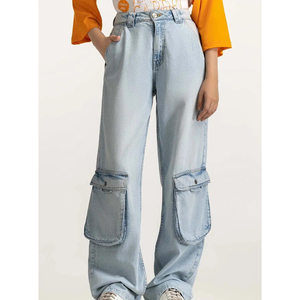 Pantalon cargo en denim bleu clair à taille haute pour femme, coupe ample, longueur intégrale, avec grandes poches, style décontracté, à porter au printemps - Product Image 1