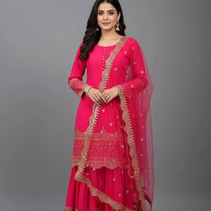 Ensemble de kurta moderne en soie froissée trois pièces pour femme, broderie riche, séchage rapide, coupe classique, toutes saisons, mariage/fête/Diwali - Product Image 1