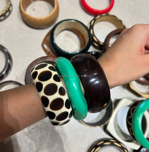 Bracelets en résine vintage pour femmes, accessoires de bijoux ethniques classiques fabriqués en Inde - Product Image 2