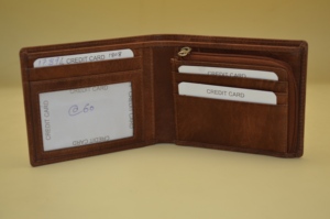 Portefeuilles en cuir avec logo personnalisé, gaufrage classique, porte-cartes pour homme, emplacements pour cartes, poche zippée, compartiments pour billets, poche à monnaie avec rabat latéral - Product Image 3
