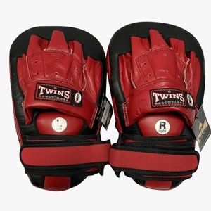 Personnalisez votre Focus Pad sur mesure, fabriqué en usine, de qualité supérieure, en cuir véritable, professionnel, pour entraînement et cible de frappe Twins. - Product Image 3
