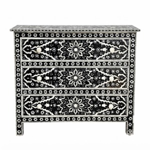 Table de chevet noire avec incrustations en os, 3 tiroirs, motif floral de luxe, commode traditionnelle indienne en bois, armoire latérale à vendre - Product Image 1