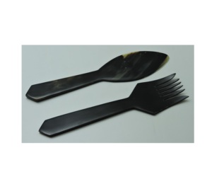 Ensemble de 2 cuillères à salade en corne de buffle naturelle, design haut de gamme, fabriquées à la main, prix de gros. - Product Image 4