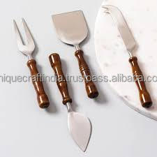 Elegante Juego de 4 Piezas de Tabla de Quesos de Madera y Resina con Asa de Bambú, Bandeja Portátil para Charcutería, Regalos Artesanales para Entretener - Product Image 6