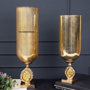 Decoración del Hogar - Elegante Florero de Piso para Exhibir Arreglos Florales, Florero de Metal de Primera Calidad con Acabado Antiguo - Product Image 3