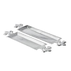 Bandejas Rectangulares Largas de Lujo Plateadas con Asas de Flor-de-Lis, Juego de Platos con Detalles Metálicos, Centro de Mesa, Suministro al por Mayor - Product Image 1