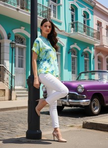 Haut d'été léger en rayonne tie-dye pour femme, collection de créateur Maaesa, exportateur d'Inde - Product Image 2