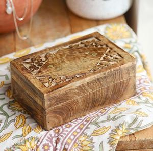 Caja de Almacenamiento de Madera de Lujo con Forro de Terciopelo para Joyas, Relojes y Empaque de Productos Premium - Product Image 1