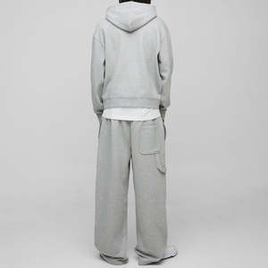 Trajes Deportivos de Invierno de 2 Piezas Hechos a Medida en Color Gris Sólido con Cierre de Cordón, Trajes Deportivos para Hombre de Tela de Algodón a la Moda con Cierre de Cremallera - Product Image 5