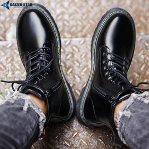 Bottes d'uniforme pour enfants en cuir verni synthétique à marque privée, coutures durables, confort longue durée - Product Image 5