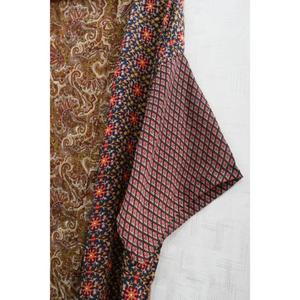Kimono corto de seda india hecho a mano para mujer, bata estampada estilo bohemio para dormir. - Product Image 3