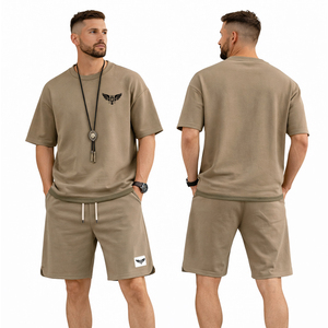 ชุดเสื้อยืดและกางเกงขาสั้นลำลองผู้ชายสไตล์มินิมอลสีพื้นสำหรับฤดูร้อน ชุดสองชิ้นสไตล์สตรีทแวร์ - Product Image 1